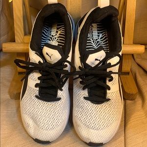 NWOT Puma Training shoes super light